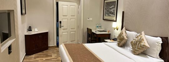 deluxe room puri (1)